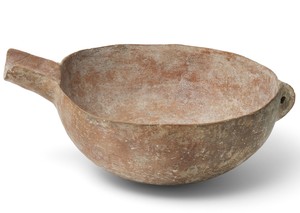 spouted serving bowl