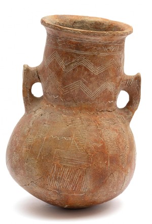 RPW amphora with combs