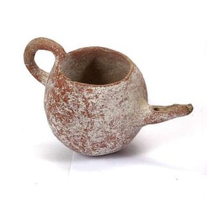 miniature spouted vessel