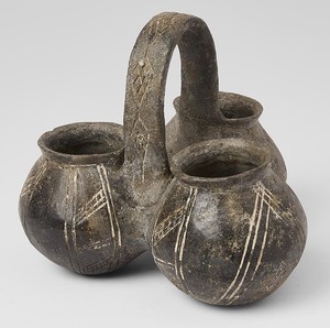 Yortan (or Cypriot) triple vessel.